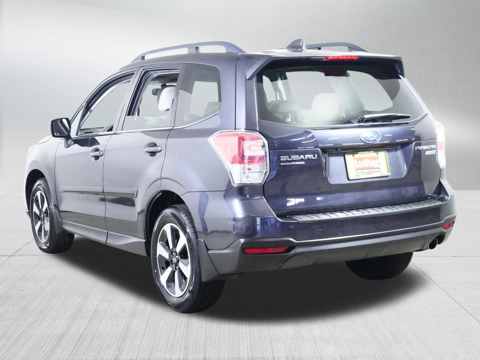 Used 2017 Subaru Forester 2.5i Limited AWD/4WD image 5