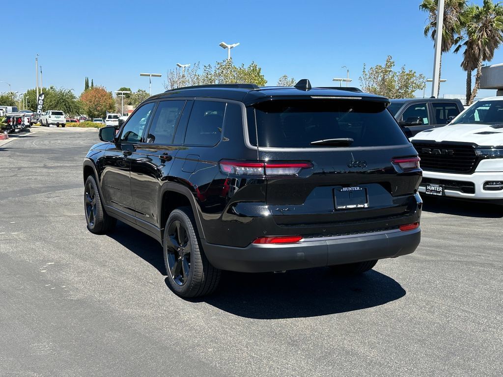New 2026 Jeep Grand Cherokee L Limited w/ Limited Altitude Package AWD/4WD image 4