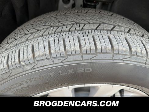 Used 2025 Buick Enclave Preferred image 10