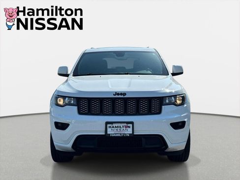 Used 2019 Jeep Grand Cherokee Altitude AWD/4WD image 6