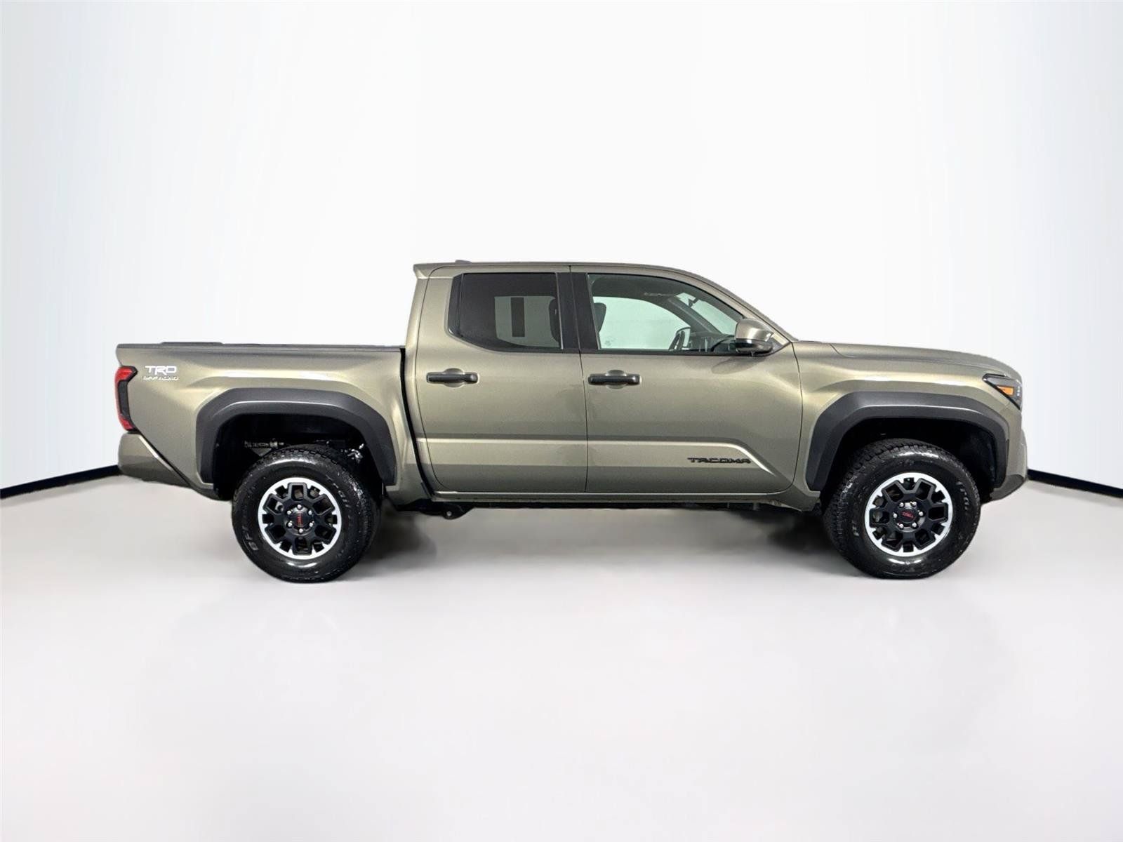 Used 2024 Toyota Tacoma TRD Off-Road AWD/4WD image 10