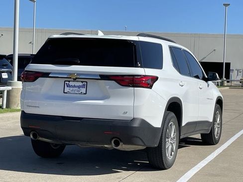 Used 2023 Chevrolet Traverse LT FWD image 4