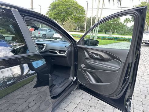 Used 2024 GMC Terrain SLE AWD/4WD image 23