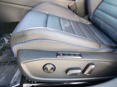 Used 2024 Volkswagen Golf R image 12