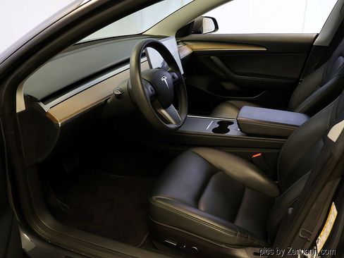 Used 2023 Tesla Model 3 Standard Range image 11