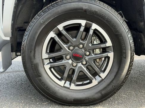 Certified 2025 Toyota Tacoma TRD Sport AWD/4WD image 11
