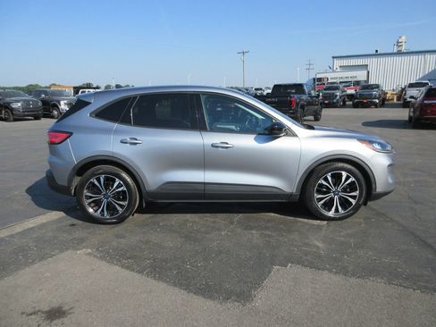 Used 2021 Ford Escape SE w/ SE Sport Appearance Package FWD image 2