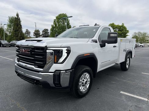 New 2025 GMC Sierra 2500 Pro w/ Convenience Package RWD image 4