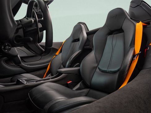Used 2019 McLaren 570S Spider RWD image 10