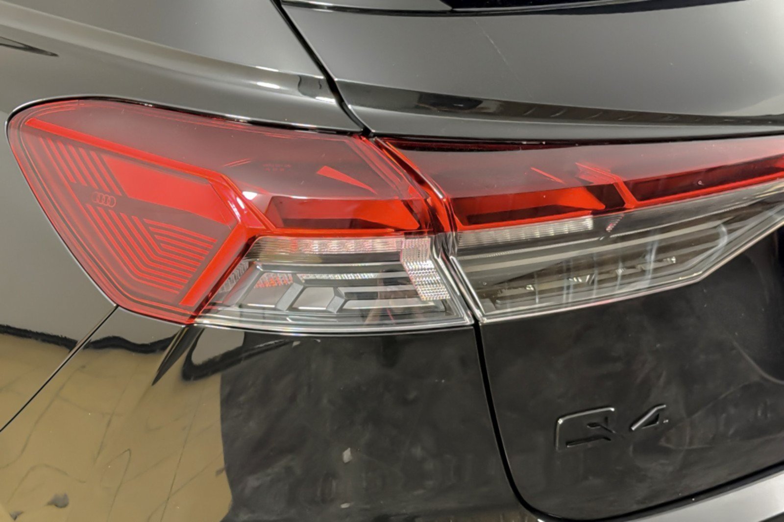 Certified 2023 Audi Q4 e-tron Premium Plus AWD/4WD image 25