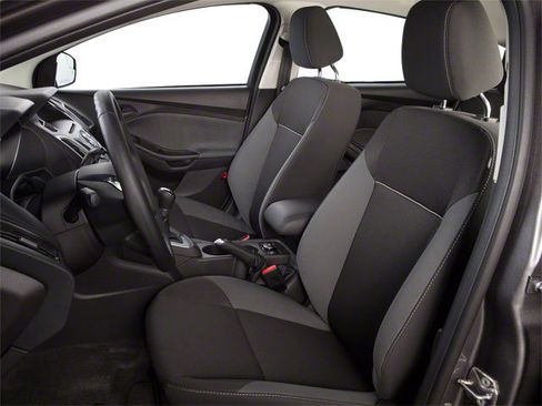 Used 2013 Ford Focus SE w/ SE Winter Pkg FWD image 11