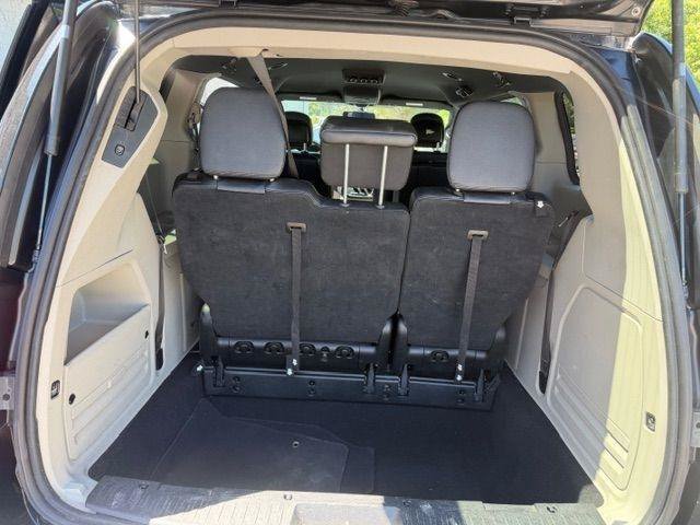 Used 2018 Dodge Grand Caravan SXT FWD image 11