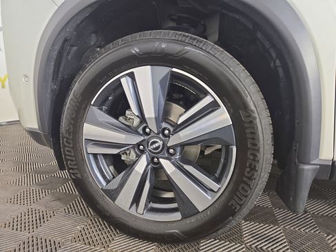 Used 2023 Nissan Rogue SL w/ SL Premium Package image 34