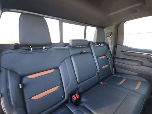 Used 2023 GMC Sierra 1500 AT4 w/ Technology Package image 15