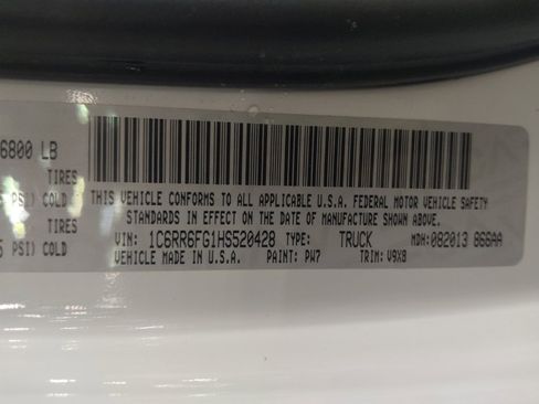 Used 2017 RAM 1500 Express RWD image 33