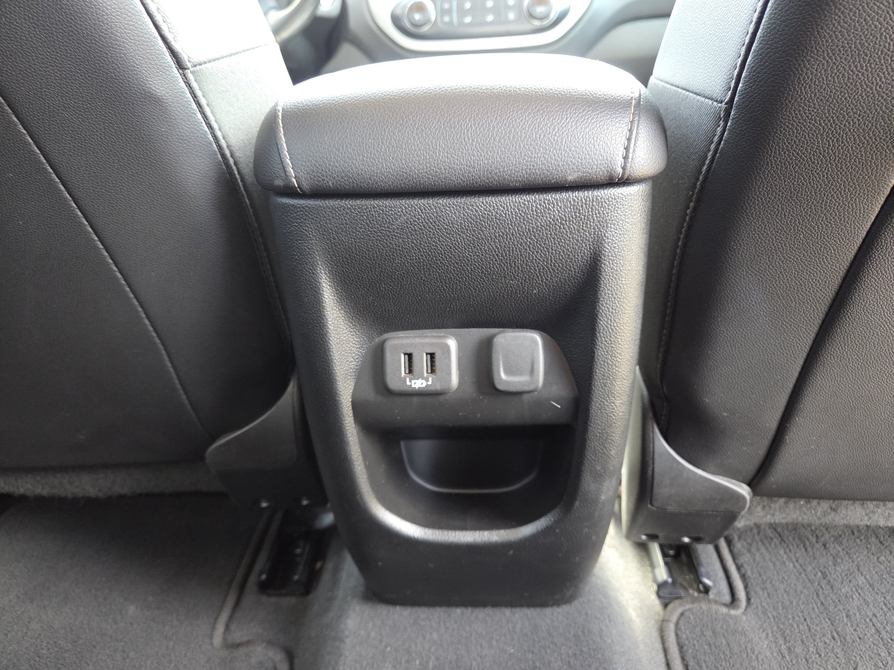 Used 2022 Chevrolet Colorado ZR2 w/ ZR2 Midnight Special Edition AWD/4WD image 33