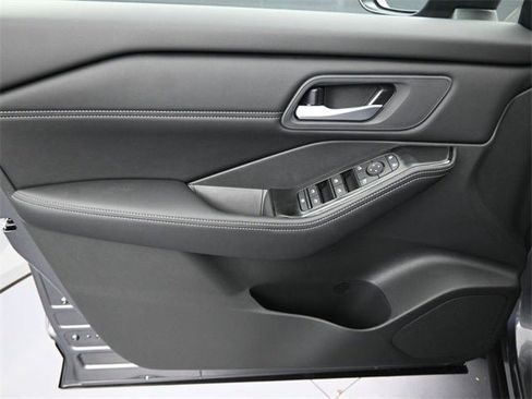 New 2026 Nissan Rogue SV image 21