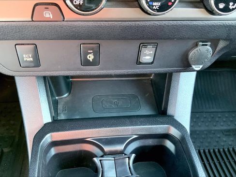 Used 2016 Toyota Tacoma TRD Sport w/ Towing Package image 33