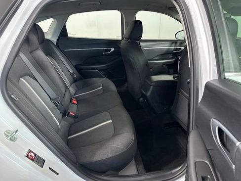 Used 2021 Hyundai Sonata SEL w/ Winter Weather Package image 26