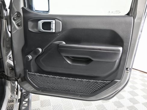 Used 2020 Jeep Wrangler Sport image 13