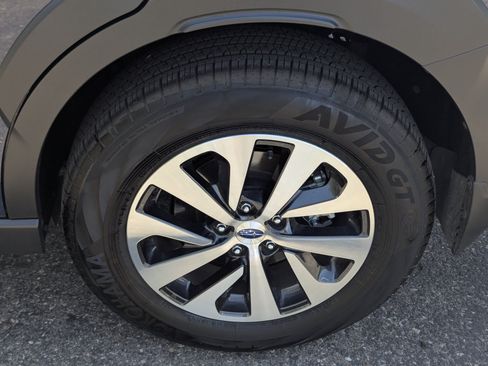 Used 2025 Subaru Outback Premium w/ Popular Package #1A AWD/4WD image 7