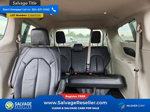 Used 2018 Chrysler Pacifica Touring-L FWD image 13