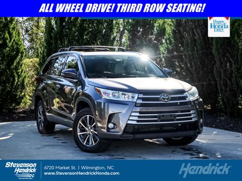 Used 2019 Toyota Highlander XLE image 1