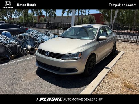 Used 2014 Volkswagen Jetta SE FWD image 1