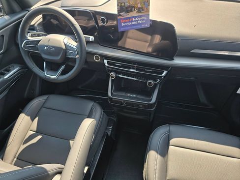 Used 2026 Chevrolet Traverse LT w/ Midnight/Sport Edition FWD image 21