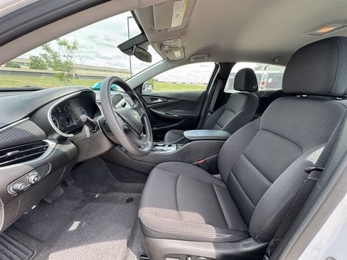 Used 2024 Chevrolet Malibu LS w/ Driver Confidence Package FWD image 9