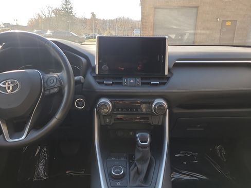 Certified 2023 Toyota RAV4 XLE Premium image 20