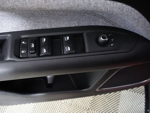 Used 2023 Jeep Compass Latitude AWD/4WD image 32