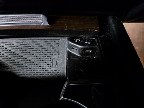 Used 2020 Mercedes-Benz GLE 350 4MATIC image 34