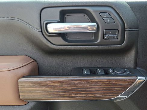 Used 2022 Chevrolet Silverado 3500 High Country w/ Technology Package image 15