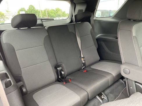 Used 2022 Chevrolet Traverse LT FWD image 28
