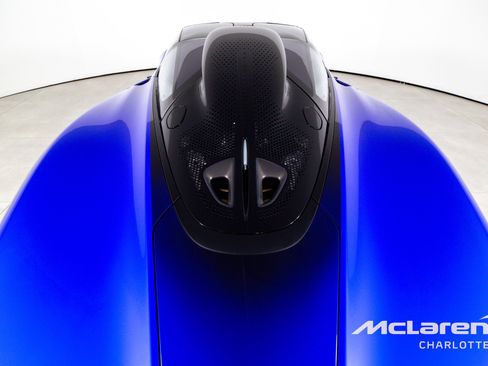 Used 2020 McLaren Speedtail RWD image 29