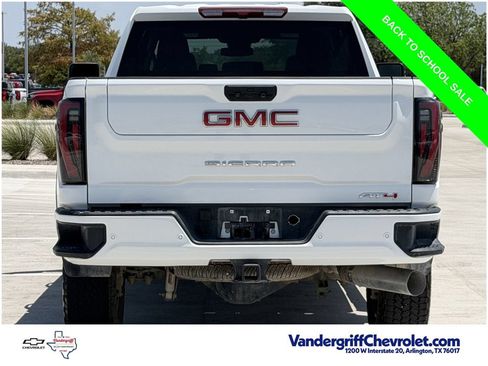 Used 2025 GMC Sierra 2500 AT4 AWD/4WD image 5