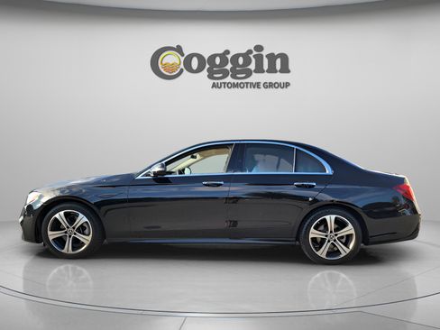 Used 2018 Mercedes-Benz E 300 image 2