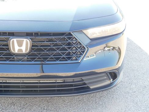 Used 2023 Honda Accord EX image 9