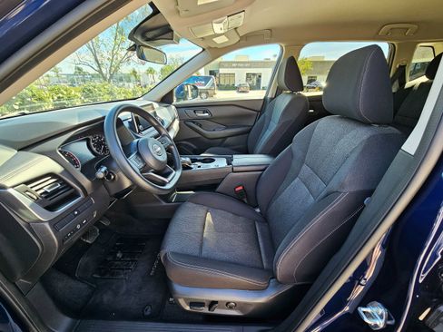 Used 2024 Nissan Rogue SV image 16