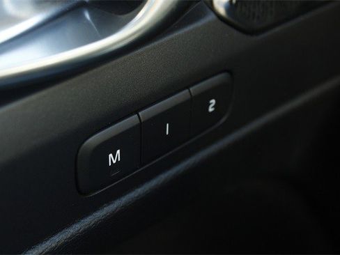 Used 2021 Volvo XC40 P8 Recharge w/ Advanced Package image 18