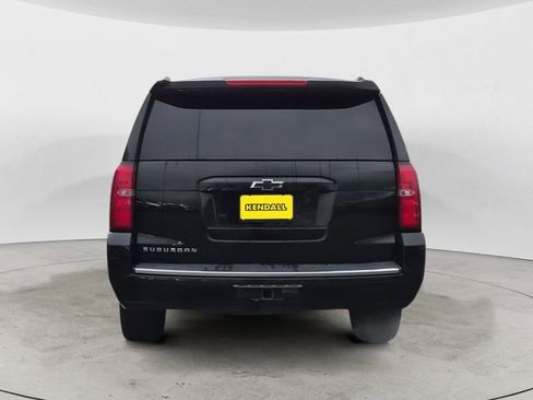 Used 2016 Chevrolet Suburban LTZ image 4