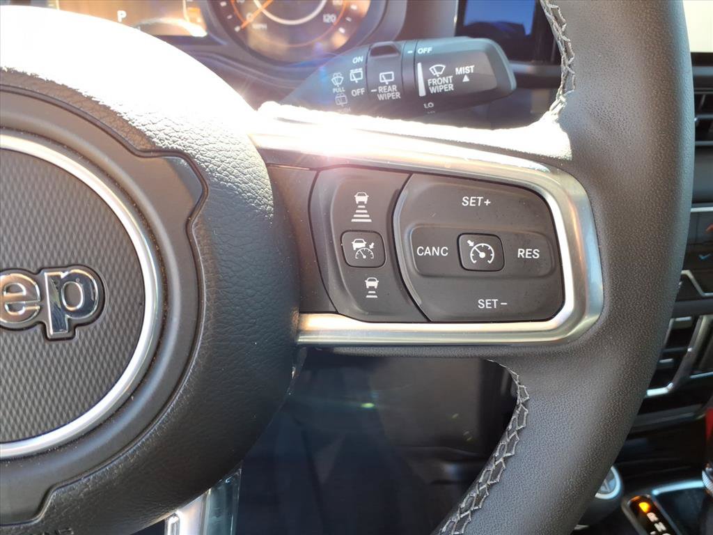 Used 2025 Jeep Wrangler Unlimited Sahara AWD/4WD image 26