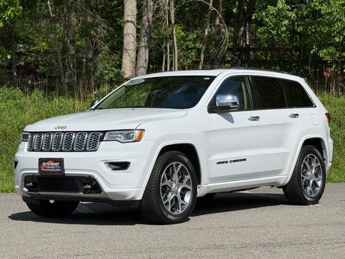 Used 2019 Jeep Grand Cherokee Overland AWD/4WD image 7
