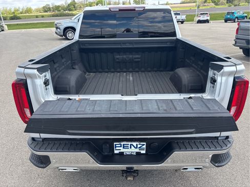 Used 2021 GMC Sierra 1500 SLT w/ SLT Premium Plus Package AWD/4WD image 9