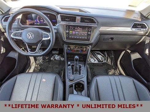 Used 2023 Volkswagen Tiguan SE image 16