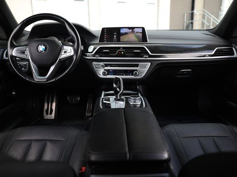 Used 2019 BMW 740i w/ M Sport Package RWD image 25