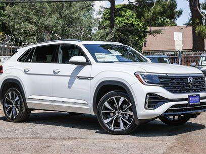 New 2025 Volkswagen Atlas Cross Sport SEL Premium R-Line