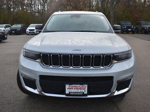 Used 2023 Jeep Grand Cherokee L Limited image 11