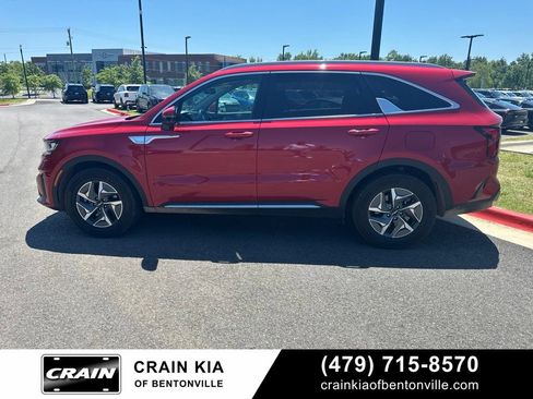 Certified 2022 Kia Sorento EX FWD image 4